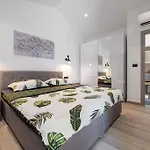 Villa Fortuna - Private Pool And Garden Retreat Labin (Istria)