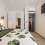 Villa Fortuna - Private Pool And Garden Retreat *