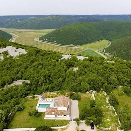 Fortuna - Private Pool And Garden Retreat *