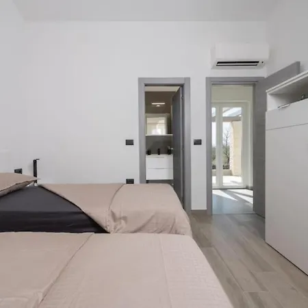Fortuna - Private Pool And Garden Retreat Villa Labin (Istria)
