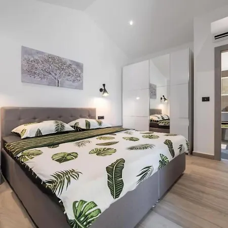 Villa Fortuna - Private Pool And Garden Retreat Labin (Istria)